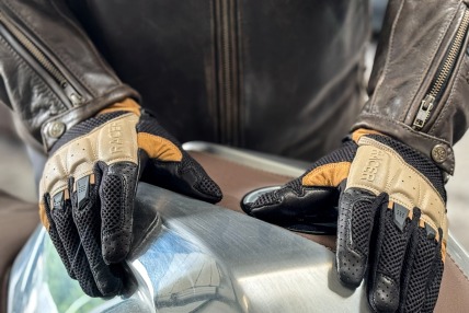 Quand changer ses gants moto ? Le guide complet pour rouler en sécurité